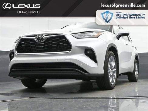 Used 2024 Toyota Highlander Limited image 35
