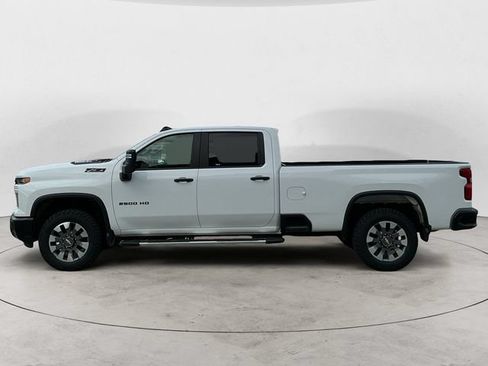 Used 2024 Chevrolet Silverado 2500 Custom w/ Custom Convenience Package AWD/4WD image 2