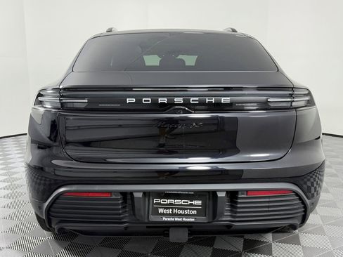Certified 2025 Porsche Macan 4S Electric AWD/4WD image 10
