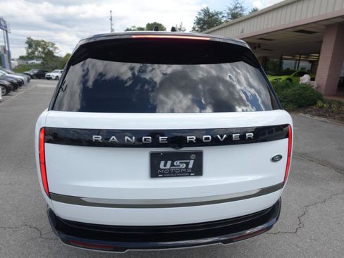 Used 2023 Land Rover Range Rover SE AWD/4WD image 3