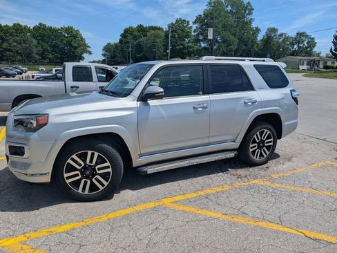 Used 2021 Toyota 4Runner Limited AWD/4WD image 2