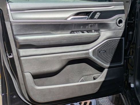 New 2026 Jeep Grand Wagoneer 4WD image 12