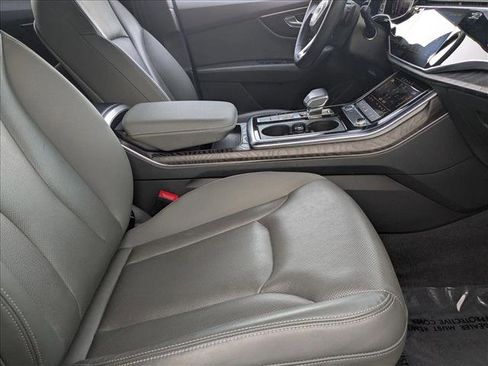 Used 2022 Audi Q8 Premium Plus w/ Premium Plus Package image 18