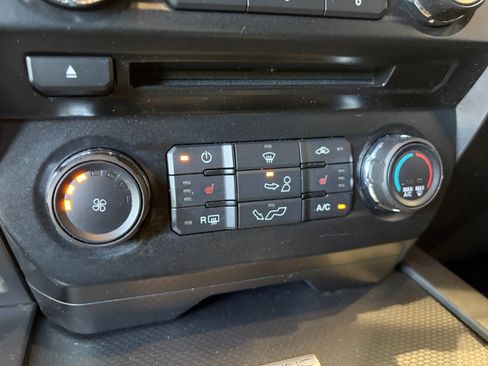Used 2016 Ford F150 XLT w/ Equipment Group 302A Luxury AWD/4WD image 23
