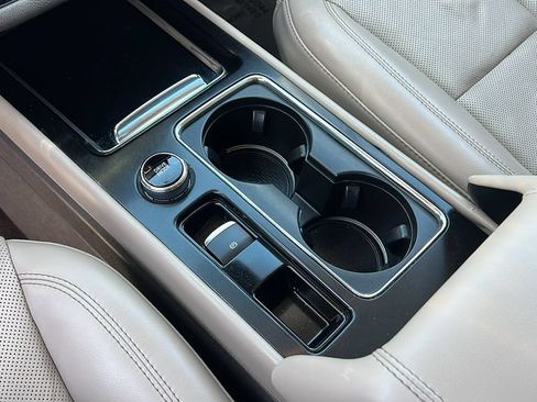Certified 2022 Lincoln Corsair FWD w/ Premium Package image 14