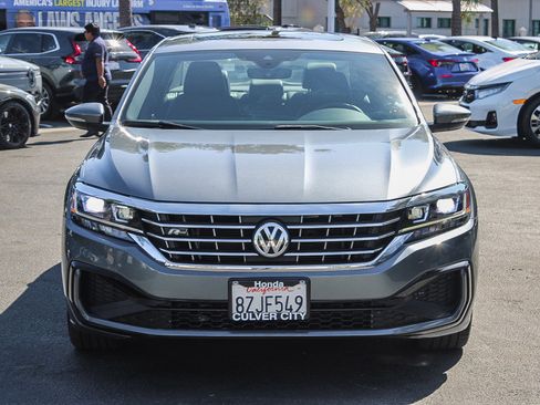 Used 2021 Volkswagen Passat 2.0T R-Line image 2