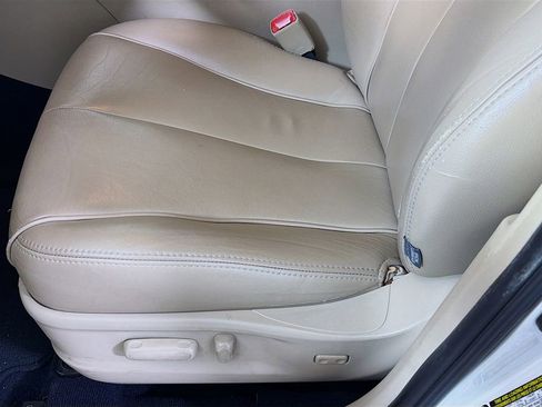 Used 2009 Toyota Venza image 19