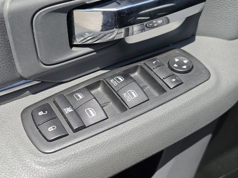 Used 2020 RAM 1500 Classic SLT AWD/4WD image 20
