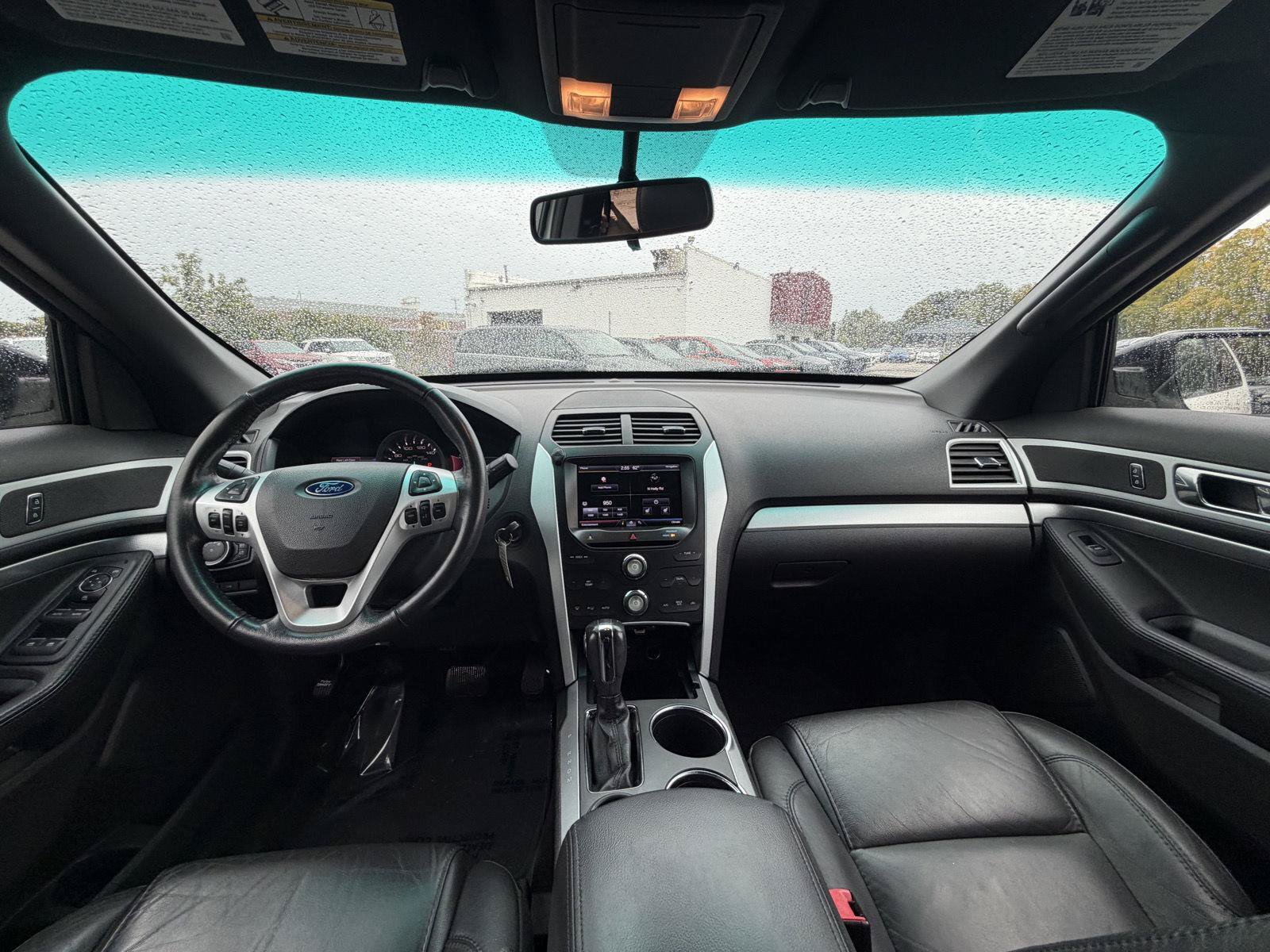 Used 2014 Ford Explorer XLT w/ Equipment Group 202A FWD image 22