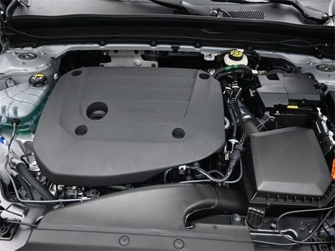 New 2025 Volvo XC40 B5 Core w/ Protection Package Premier image 29
