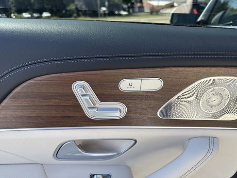 New 2026 Mercedes-Benz GLS 580 4MATIC image 13