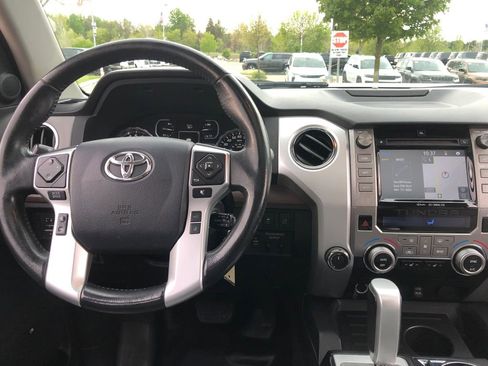Used 2018 Toyota Tundra Limited w/ Limited Premium Package AWD/4WD image 33