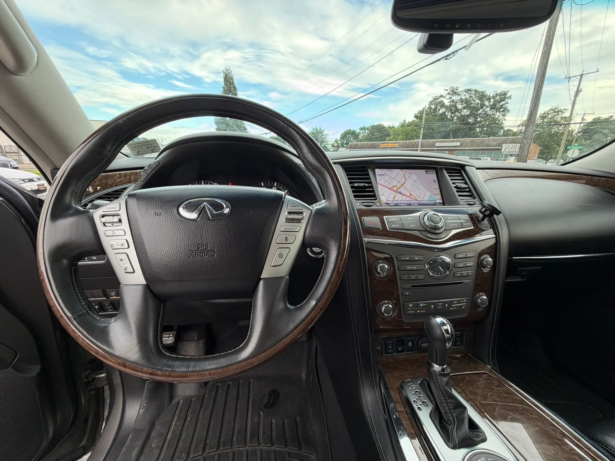Used 2015 INFINITI QX80 4WD w/ Theater Package image 30
