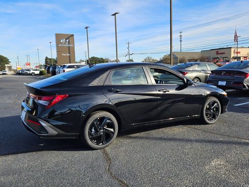 New 2026 Hyundai Elantra Sport FWD image 12
