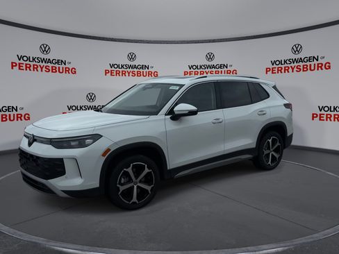 New 2026 Volkswagen Tiguan SE image 4