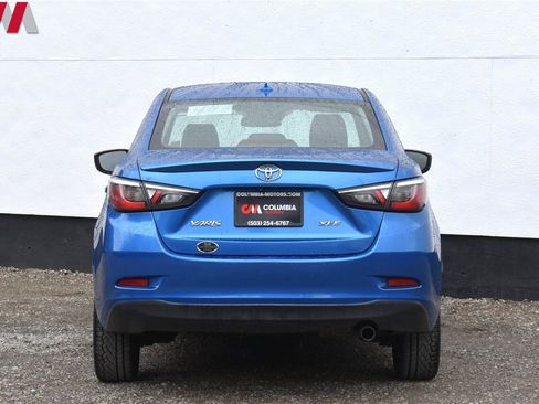 Used 2019 Toyota Yaris XLE image 4