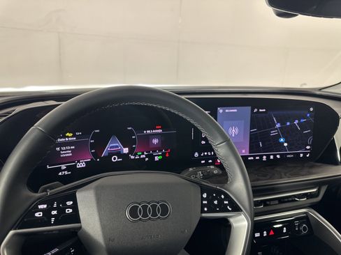 Used 2025 Audi Q5 Premium Plus w/ Premium Plus image 15