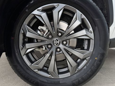 Used 2023 Toyota RAV4 XLE Premium AWD/4WD image 8