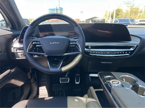 New 2026 Cadillac Lyriq V image 8