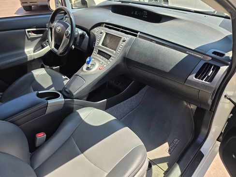Used 2014 Toyota Prius Prime Advanced FWD image 14