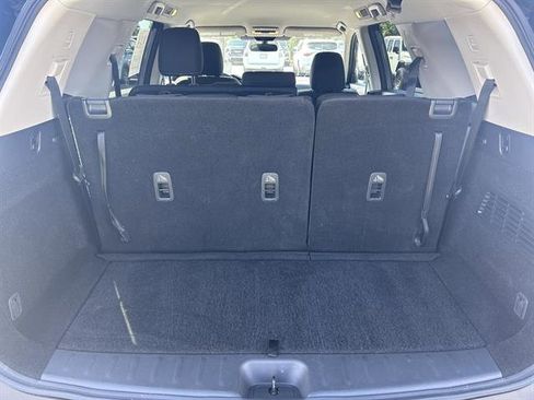 Used 2025 Nissan Pathfinder SV image 8