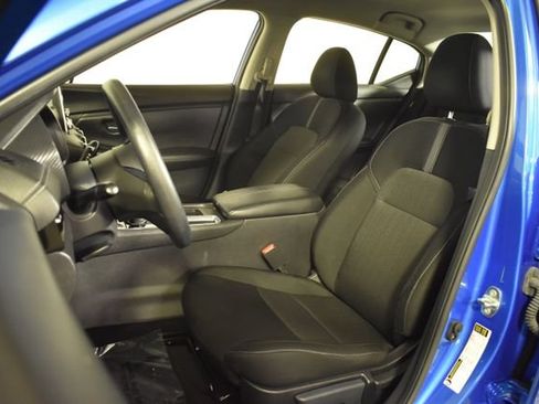 Certified 2025 Nissan Sentra SV FWD image 9