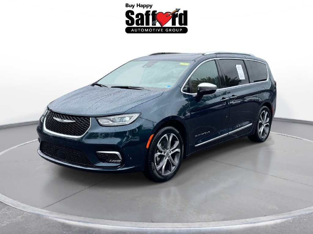 Used 2025 Chrysler Pacifica Pinnacle FWD image 1