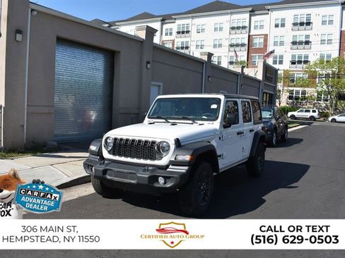 Used 2025 Jeep Wrangler Unlimited Sport AWD/4WD image 3