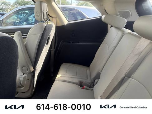 Used 2018 Buick Enclave Premium AWD/4WD image 11