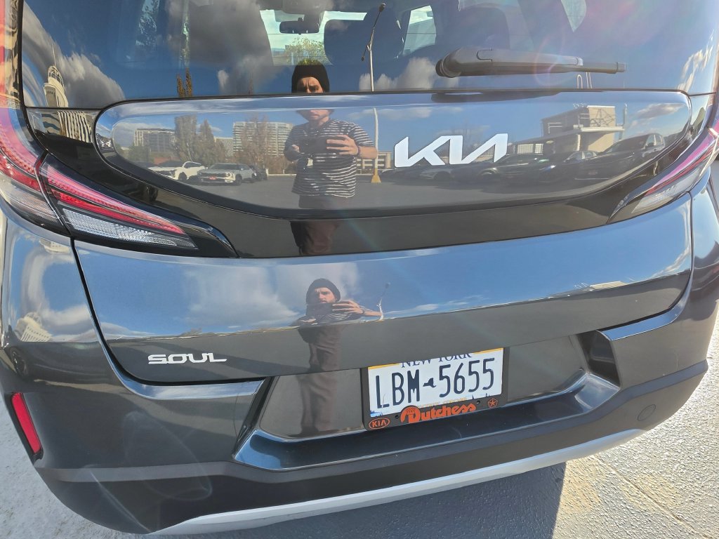 Certified 2023 Kia Soul LX w/ LX Technology Package FWD image 15