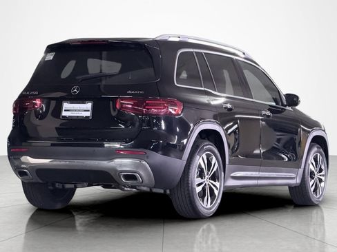 New 2025 Mercedes-Benz GLB 250 4MATIC image 5