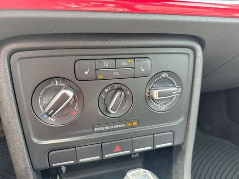 Used 2014 Volkswagen Beetle 2.5 image 15