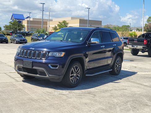 Used 2017 Jeep Grand Cherokee Limited image 2