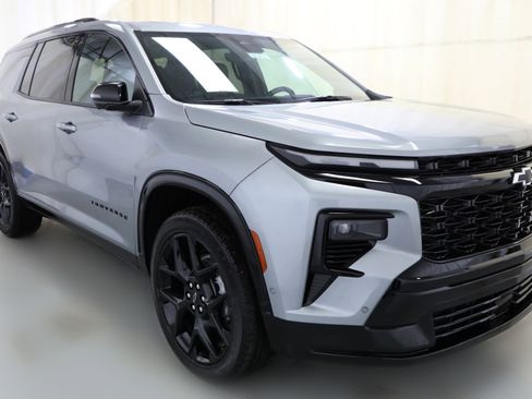 Used 2024 Chevrolet Traverse RS w/ LPO, Floor Liner Package image 15