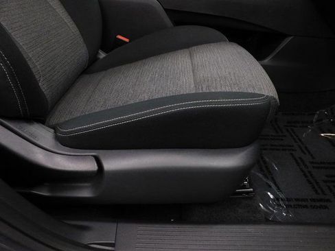 Used 2023 Nissan Rogue SV image 34