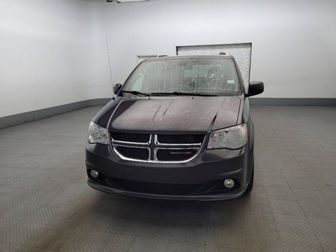 Used 2018 Dodge Grand Caravan SXT image 15