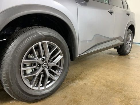 Used 2024 Nissan Rogue S AWD/4WD image 2