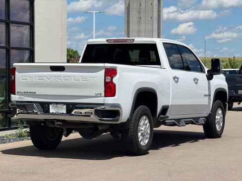 Used 2022 Chevrolet Silverado 2500 LTZ w/ Z71 Off-Road Package AWD/4WD image 5