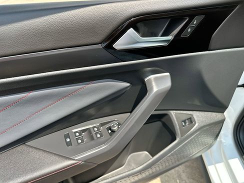 Used 2025 Volkswagen Jetta GLI Autobahn image 13