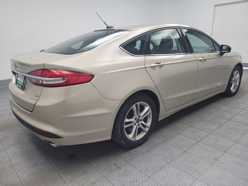 Used 2018 Ford Fusion SE w/ Fusion SE Technology Package FWD image 9