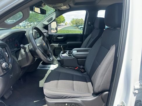 Used 2024 Chevrolet Silverado 2500 Custom w/ Custom Value Package AWD/4WD image 15