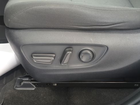 Used 2022 Toyota RAV4 XLE AWD/4WD image 13