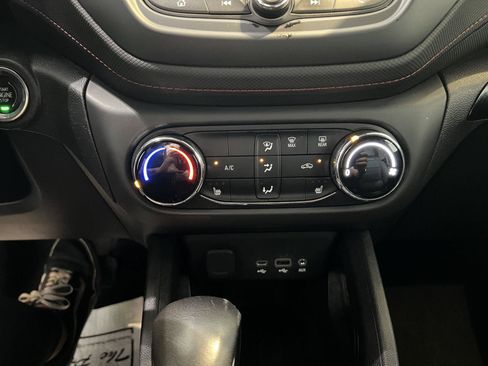 Used 2022 Chevrolet TrailBlazer RS FWD image 48