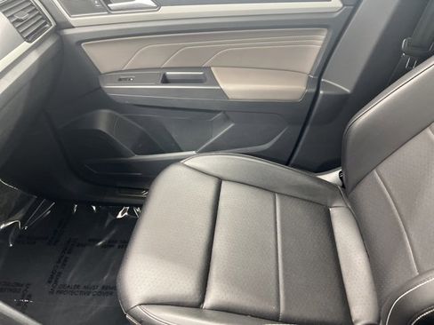 Used 2022 Volkswagen Atlas SEL R-Line image 21