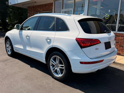 Used 2017 Audi Q5 2.0T Premium Plus w/ Technology Package AWD/4WD image 2