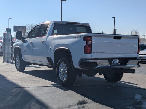 Used 2021 Chevrolet Silverado 2500 LTZ image 9