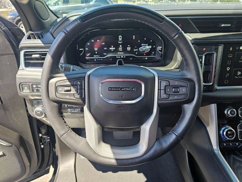 Used 2023 GMC Yukon XL Denali w/ Advanced Technology Package AWD/4WD image 25