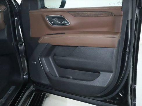 Used 2021 Chevrolet Tahoe High Country w/ Premium Package AWD/4WD image 42