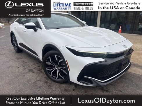 Used 2023 Toyota Crown Limited image 1