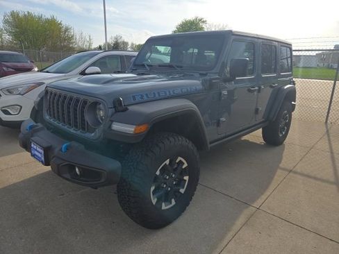 Used 2025 Jeep Wrangler Unlimited Rubicon 4xe w/ Convenience Group image 4